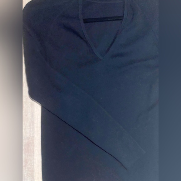 Keyhole Black Turtle Neck Sweater - Picture 4 of 9